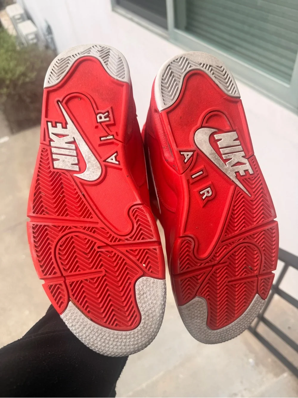 Men's Red High-Top Sneakers - Stylish Athletic Look